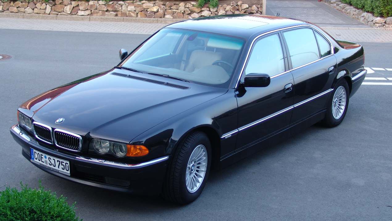 bmw 750il 
